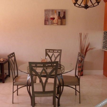 Taste Of Paradise Coral Harbour Exterior foto